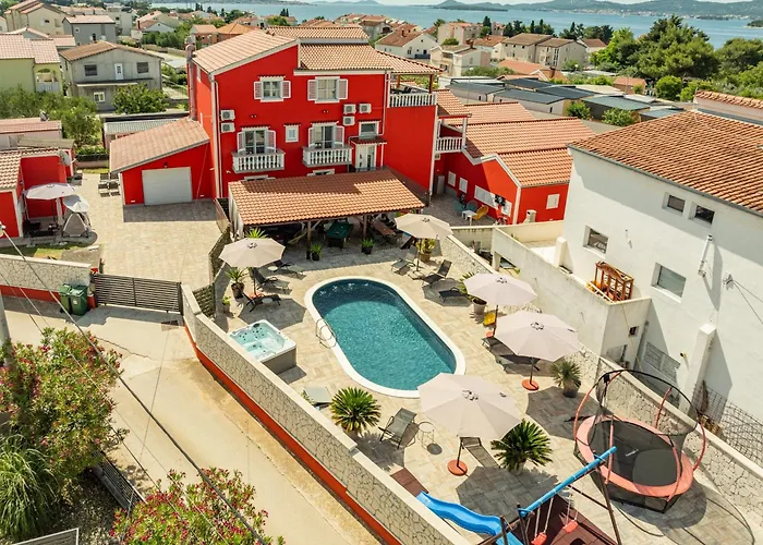 Luxury With A Swimming Pool Turanj, Biograd - 18274 圣菲利普雅科夫