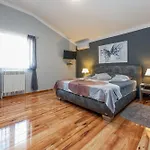Luxury With A Swimming Pool Turanj, Biograd - 18274 Sveti Filip i Jakov