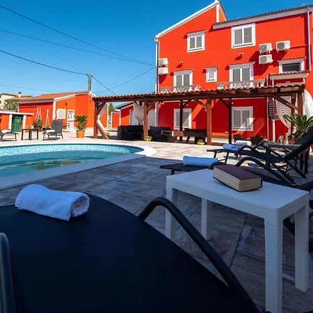 Luxury With A Swimming Pool Turanj, Biograd - 18274 Sveti Filip i Jakov