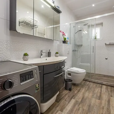 וילה Luxury With A Swimming Pool Turanj, Biograd - 18274 *