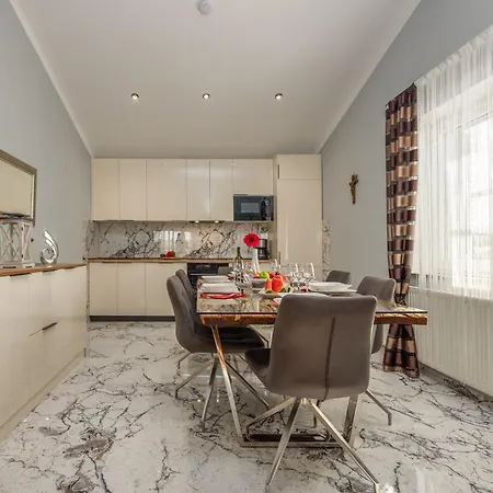 וילה Luxury With A Swimming Pool Turanj, Biograd - 18274 סבטי פיליפ אי ג'קוב