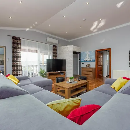 Luxury With A Swimming Pool Turanj, Biograd - 18274 סבטי פיליפ אי ג'קוב