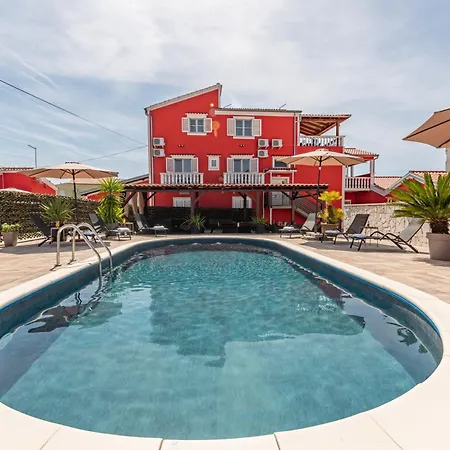 וילה Luxury With A Swimming Pool Turanj, Biograd - 18274 סבטי פיליפ אי ג'קוב