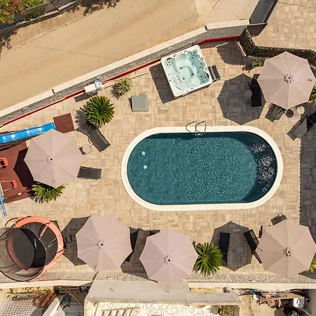 וילה Luxury With A Swimming Pool Turanj, Biograd - 18274 *