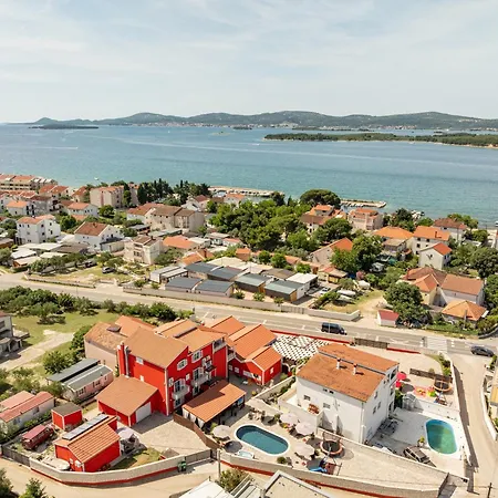 Luxury With A Swimming Pool Turanj, Biograd - 18274 וילה סבטי פיליפ אי ג'קוב