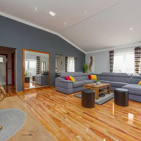 וילה Luxury With A Swimming Pool Turanj, Biograd - 18274 סבטי פיליפ אי ג'קוב