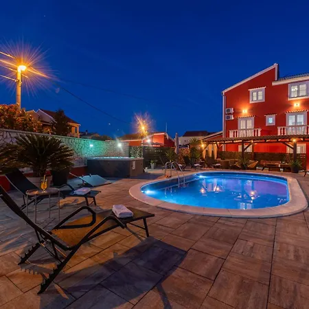 Luxury With A Swimming Pool Turanj, Biograd - 18274 * Sveti Filip i Jakov