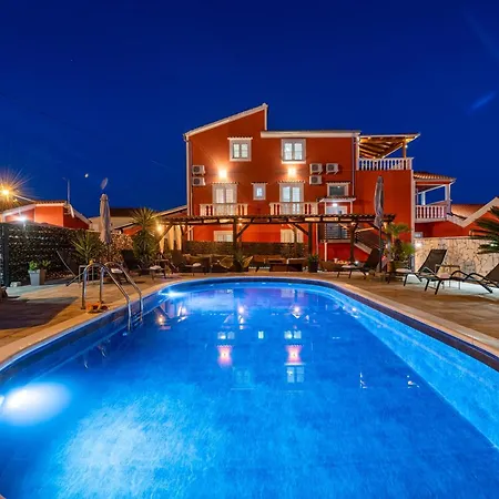 Luxury With A Swimming Pool Turanj, Biograd - 18274 וילה סבטי פיליפ אי ג'קוב