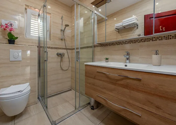 Luxury With A Swimming Pool Turanj, Biograd - 18274 *