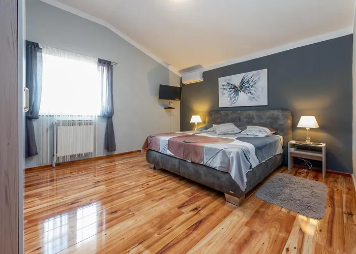 Luxury With A Swimming Pool Turanj, Biograd - 18274 Sveti Filip i Jakov
